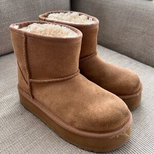 Mini Platform UGG Tan Kids Boots with Cream Lining